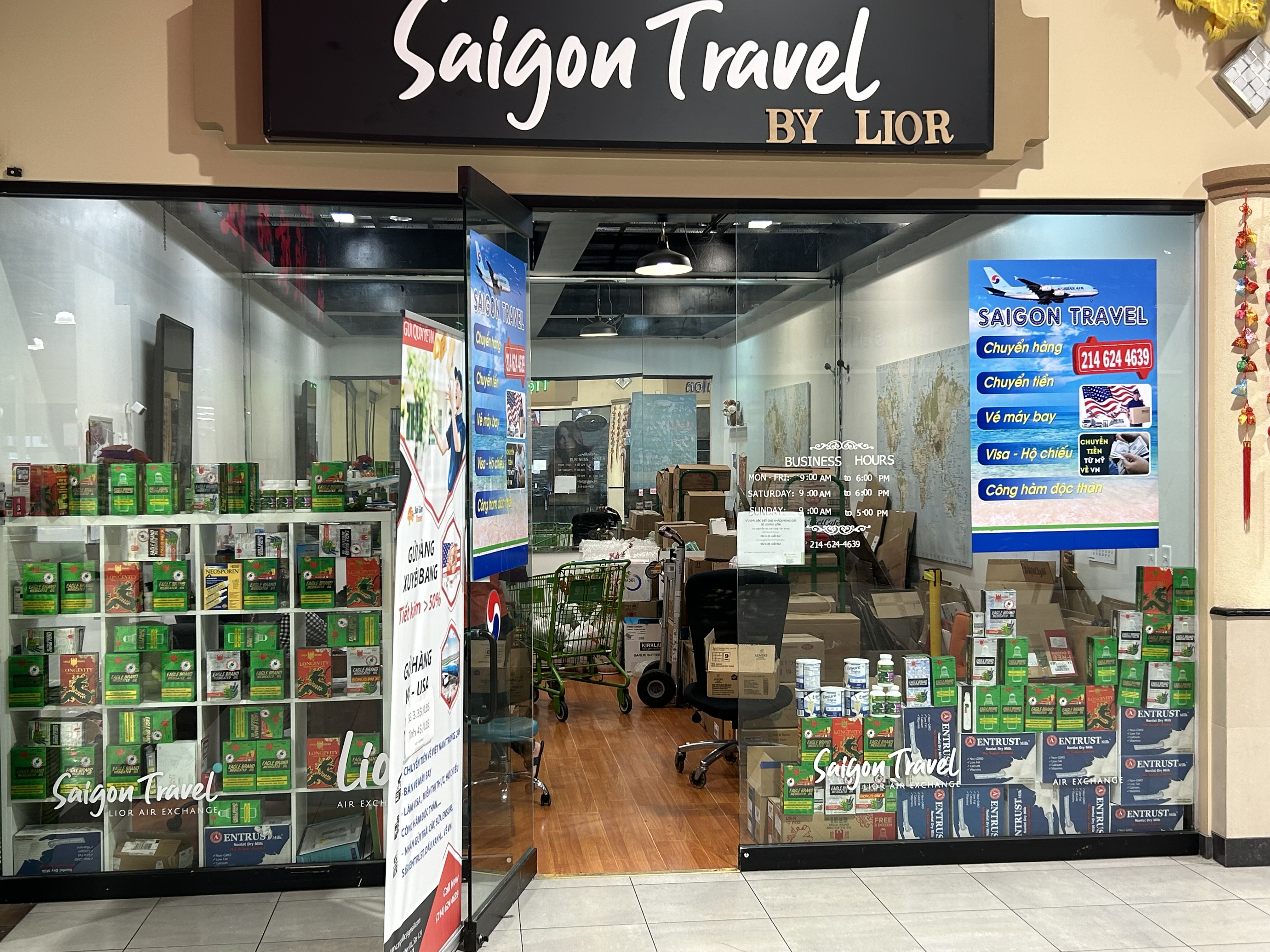 Mặt tiền cửa hàng Saigon Travel tại Garland, Texas